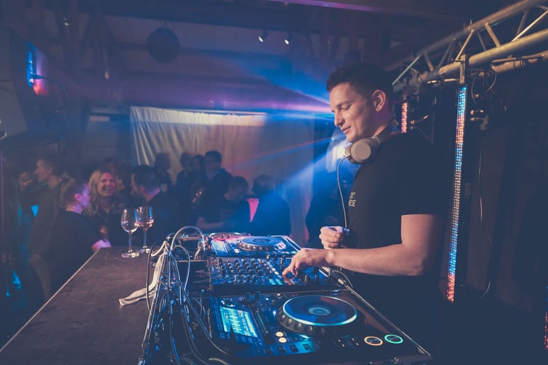 Gallery photo 8 of HEAVY DJs