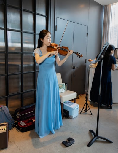 Gallery photo 2 of Helen Li Violin