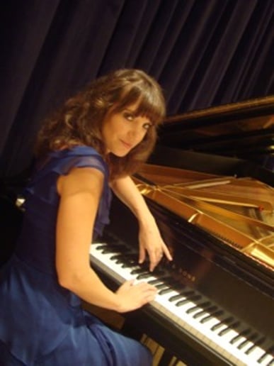 Gallery photo 3 of Helga Piano