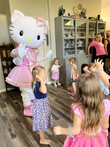 Gallery photo 3 of Hello Kitty Mascot