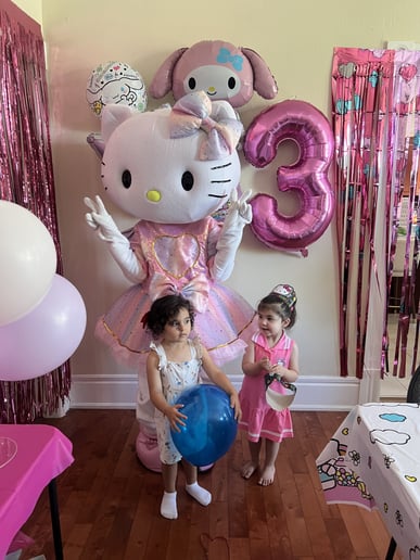 Gallery photo 4 of Hello Kitty Mascot