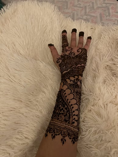 Gallery photo 3 of Henna Art