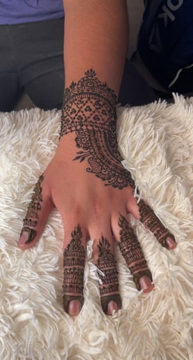 Gallery photo 7 of Henna Art