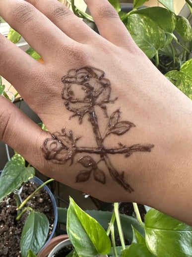 Gallery photo 1 of Henna Art
