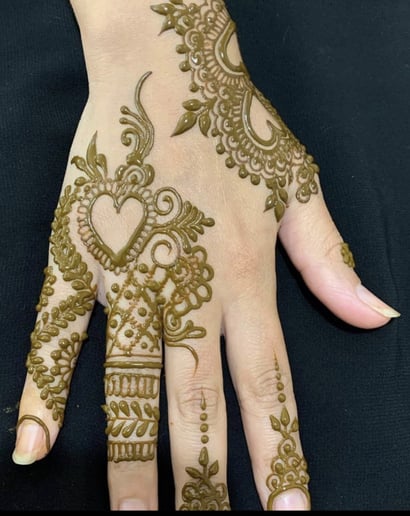 Gallery photo 2 of Henna Art by Maria