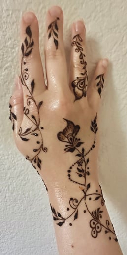 Gallery photo 4 of Henna by Mariyam