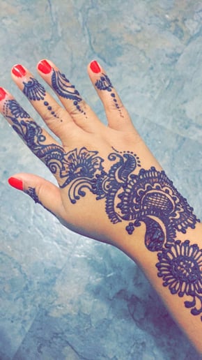Gallery photo 1 of Henna artist