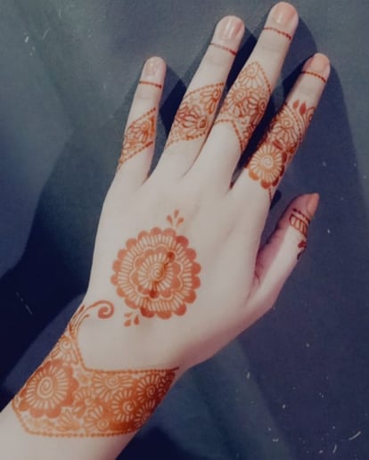 Gallery photo 1 of Henna Artistics
