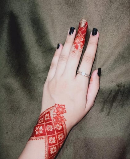 Gallery photo 3 of Henna Artistics
