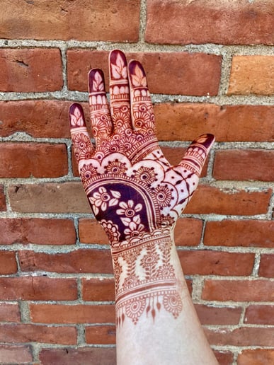 Gallery photo 3 of Henna by Aleena