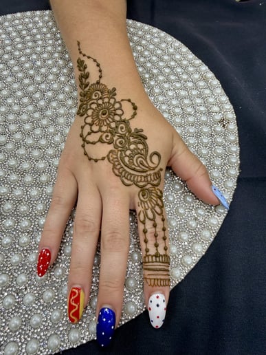 Gallery photo 2 of Henna by Aleena