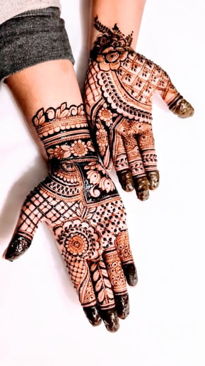 Gallery photo 1 of Henna by Hanna