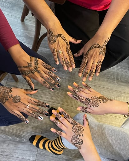 Gallery photo 2 of Golden Coast Henna