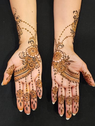 Gallery photo 5 of Henna by Noorjai