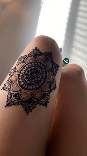 Gallery photo 4 of Henna by Vanshu'z