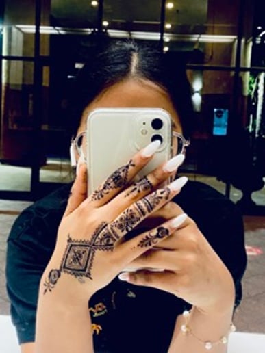Gallery photo 5 of Henna by Vanshu'z