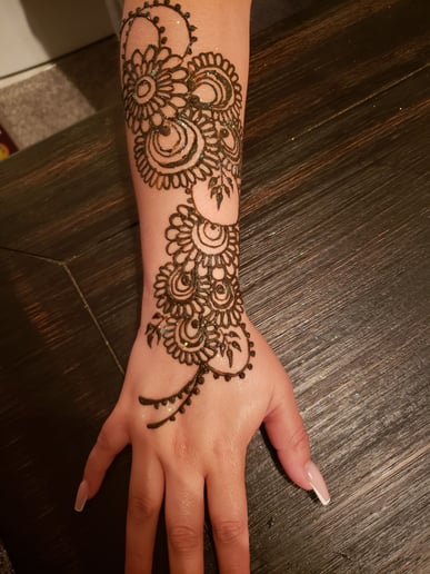 Gallery photo 5 of Henna by Yenni