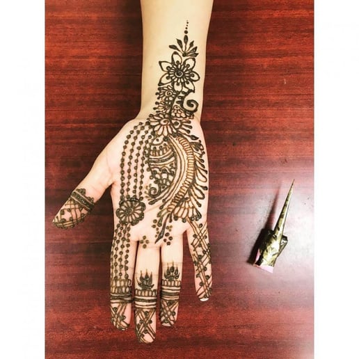 Gallery photo 10 of Henna by Zee