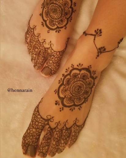 Gallery photo 1 of Henna Rain - Henna Designer