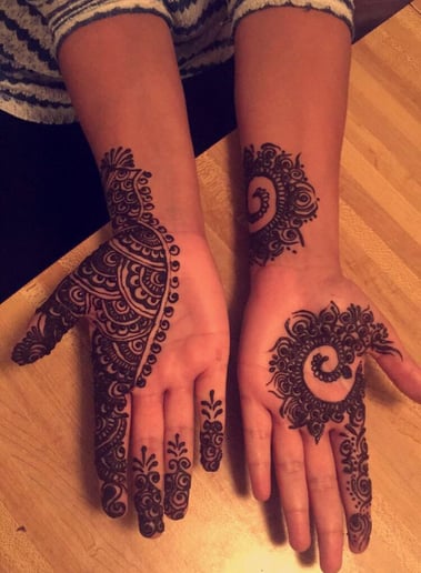 Gallery photo 4 of Henna Rain - Henna Designer