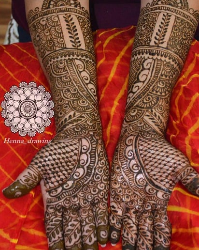 Gallery photo 2 of Henna drawing/tattoo