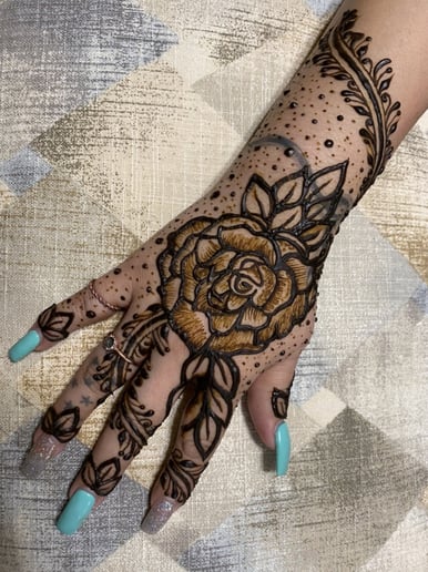 Gallery photo 4 of Henna Hands by Nida