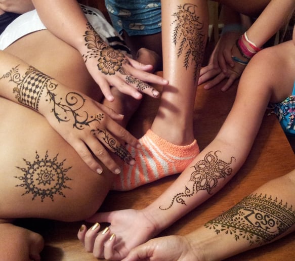Gallery photo 3 of Henna Happens