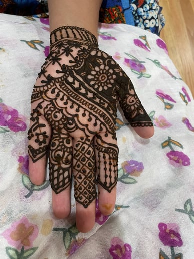 Gallery photo 3 of Henna Joy