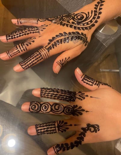 Gallery photo 1 of Henna OnTheGo