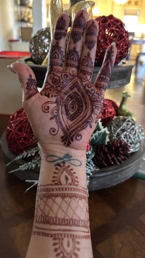 Gallery photo 3 of Henna Royale