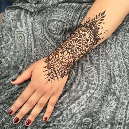 Gallery photo 2 of Henna Service for Bride and Guest, Threading