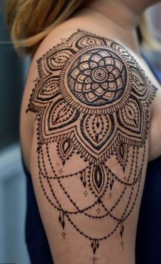 Gallery photo 3 of Henna Service for Bride and Guest, Threading
