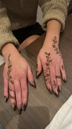 Gallery photo 6 of Anam'z Henna