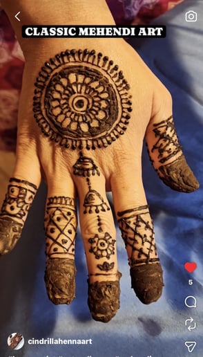 Gallery photo 4 of Henna Services