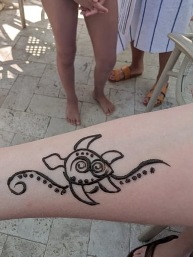 Gallery photo 3 of Vathsalya Henna