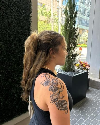 Gallery photo 6 of Vathsalya Henna