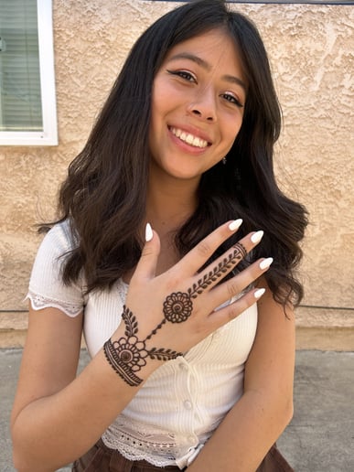 Gallery photo 10 of Henna  Twinkle