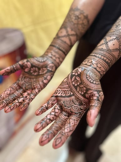 Gallery photo 9 of Henna  Twinkle