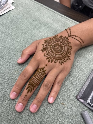 Gallery photo 10 of Henna  Twinkle