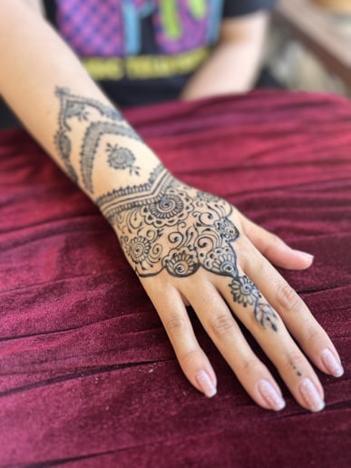 Gallery photo 12 of Henna  Twinkle