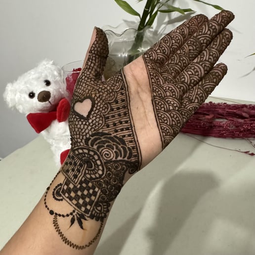 Gallery photo 6 of Henna by Avnika