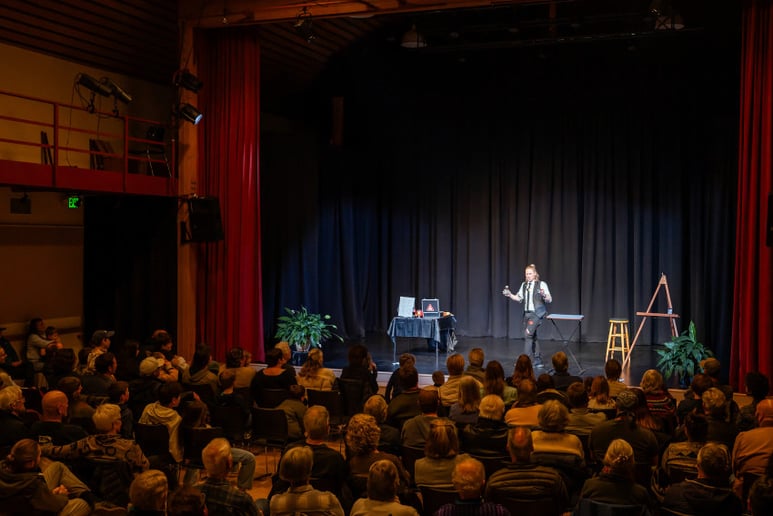 Gallery photo 1 of Henry 'Oz - The German Magician