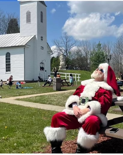 Gallery photo 11 of Heritage Santa