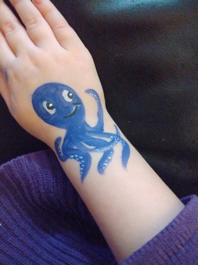 Gallery photo 5 of Herz Face Painting