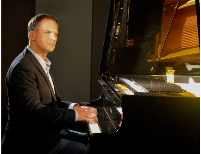 Gallery photo 1 of Sergei Novikov High End Private Entertainment