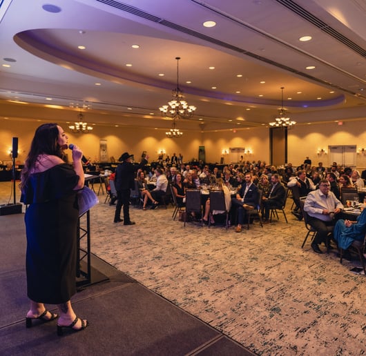 Gallery photo 4 of High Energy Woman Auctioneer