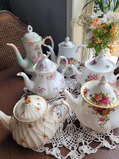 Gallery photo 4 of High Tea YEG