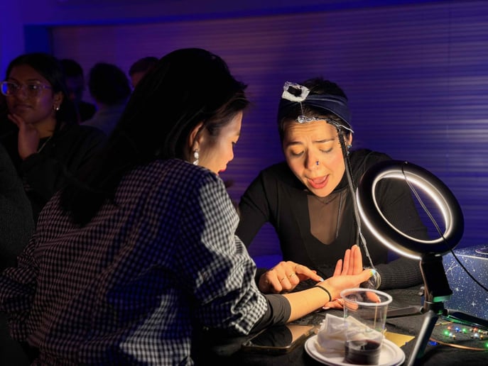 Gallery photo 9 of High Tech Palm Reader
