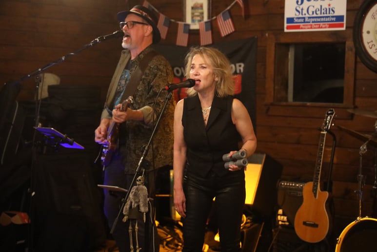 Gallery photo 8 of Caroline and the Green Line