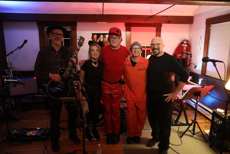 Gallery photo 10 of Caroline and the Green Line